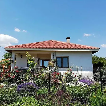 House Albena Inn